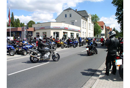 Firmenanzeige Vyhnalek Zweiradtechnik YAMAHA - SUZUKI