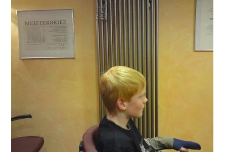 Firmenanzeige Friseur Salon Scharrer