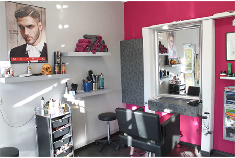 Firmenanzeige Friseursalon Haarscharf, Inhaberin Astrid Paul